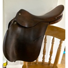 Brown 17" Working Hunter saddle from Sussex Saddlery