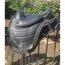 Barefoot Cheyenne Black Leather Saddle, Size 0 with Grandeur Saddle Pad and accessories (Second-hand) 