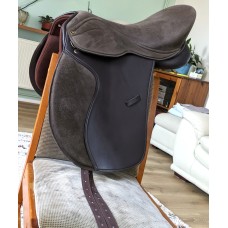 FlexEE Finesse 17" VSD Treeless Saddle, Brown (second-hand) - SOLD