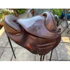 Torsion GP Treeless Saddle, 17" Brown (Second hand) - with a saddle pad - SOLD